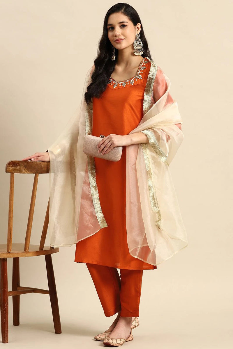 Front view silk kurta set women
