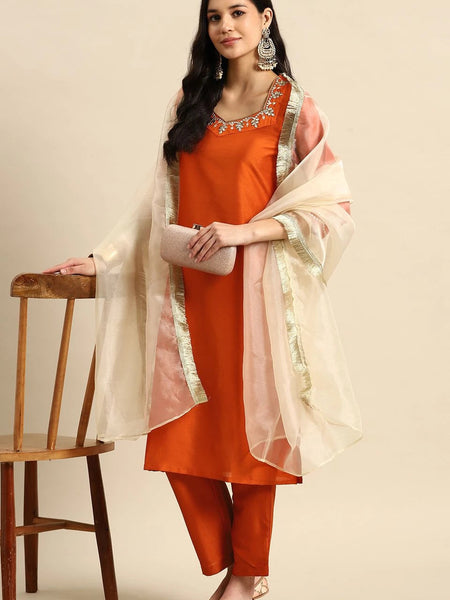 Front view silk kurta set women
