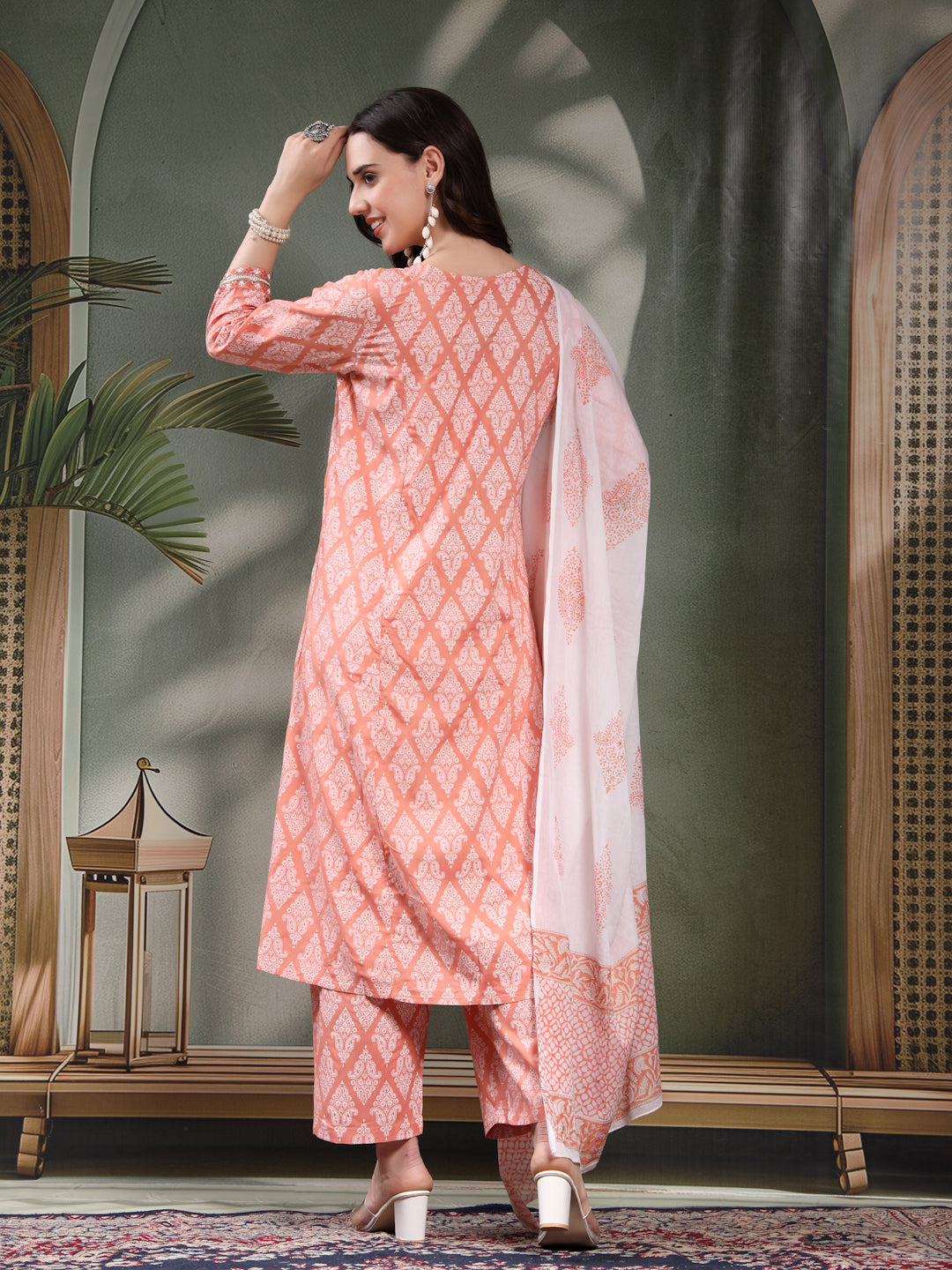 Women Peach Floral Printed Pure Cotton Round Neck Kurta & Trousers With Dupatta