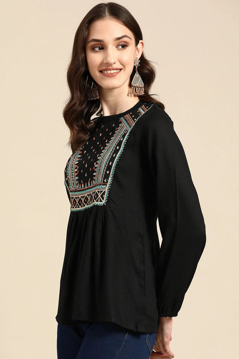 Side view embroidered casual top
