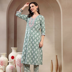Women’s Green Jaipuri Floral Embroidered Cotton Kurta Set