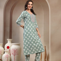 Women’s Green Jaipuri Floral Embroidered Cotton Kurta Set