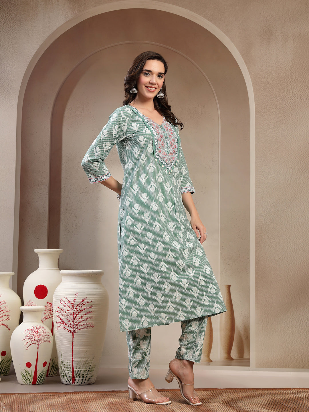 Women’s Green Jaipuri Floral Embroidered Cotton Kurta Set