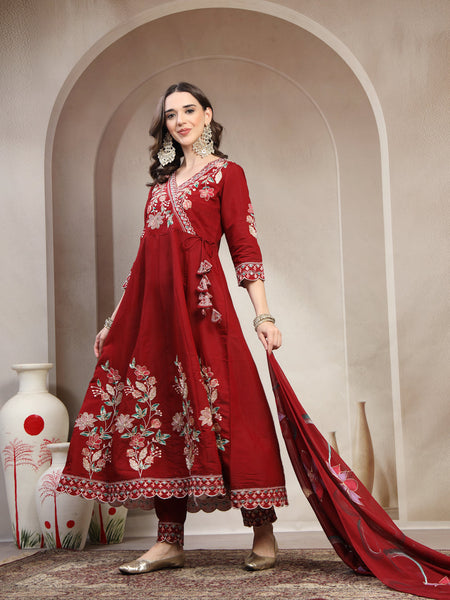 Women Maroon Embroidered Kurta & Trousers With Dupatta