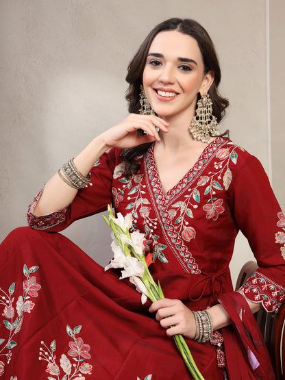 Women Maroon Embroidered Kurta & Trousers With Dupatta