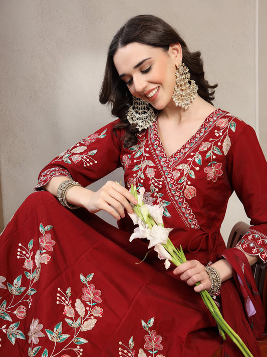 Women Maroon Embroidered Kurta & Trousers With Dupatta