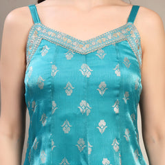 Women Green Embroidered Pure Silk V-Neck Kurta & Trousers With Dupatta