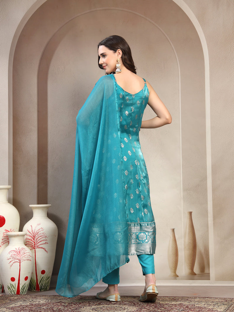 Women Green Embroidered Pure Silk V-Neck Kurta & Trousers With Dupatta