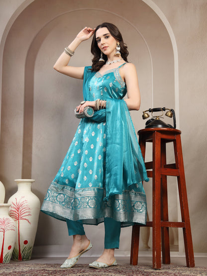 Women Green Embroidered Pure Silk V-Neck Kurta & Trousers With Dupatta