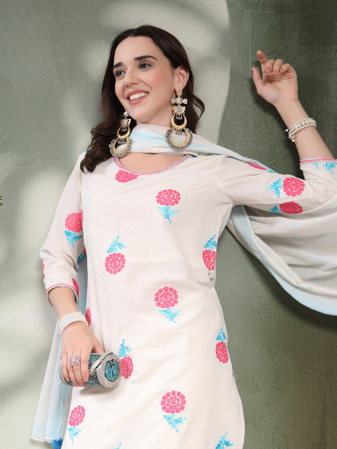 Women Off White Pink Floral Embroidered Pure Cotton Round Neck Kurta & Palazzos With Dupatta