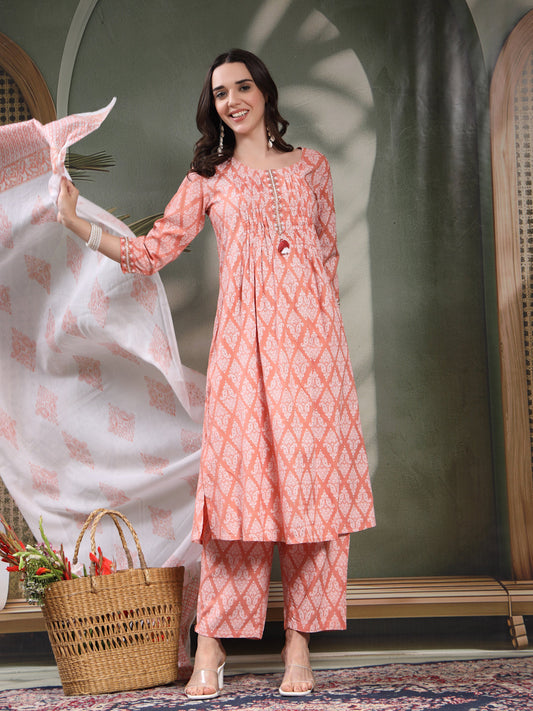 Women Peach Floral Printed Pure Cotton Round Neck Kurta & Trousers With Dupatta