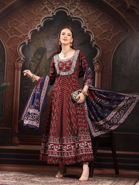 Women Floral Printed Empire Pure Cotton Kurta with Trousers & With Dupatta
