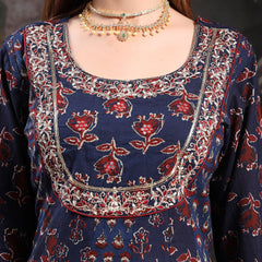 Women Floral Printed Panelled Thread Work Pure Cotton Kurta with Trousers & With Dupatta