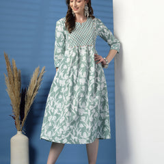 Women Green Floral Printed Sequinned Kurta