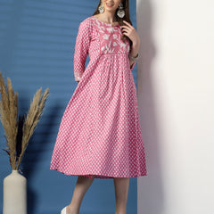 Women Floral Printed Sequinned Kurta