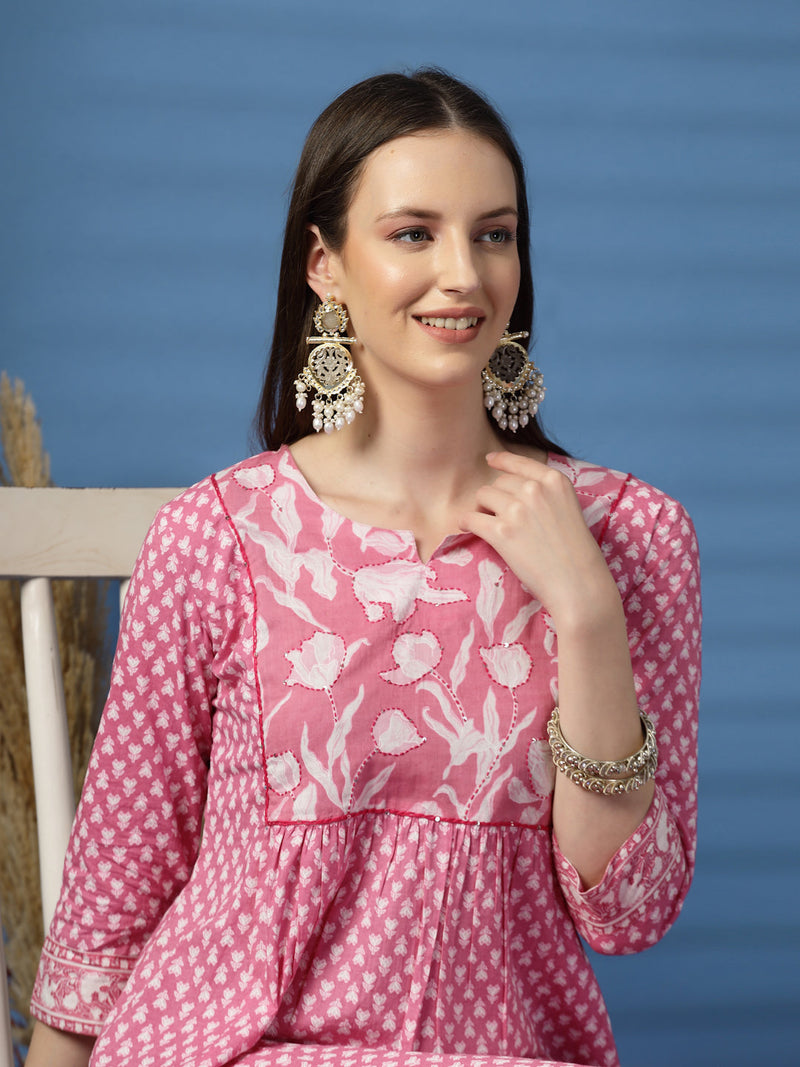 Women Floral Printed Sequinned Kurta