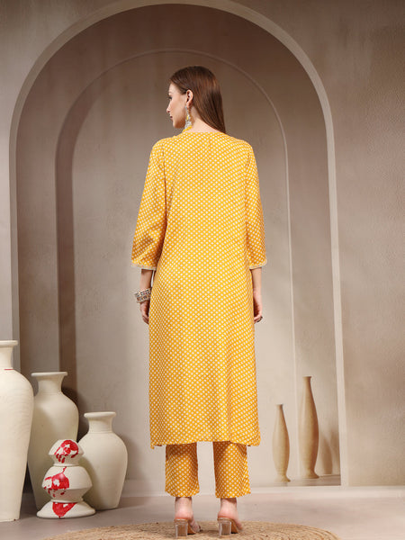 Women Printed Regular Kurta with Trousers