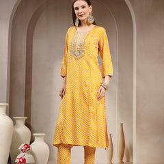 Women Printed Regular Kurta with Trousers