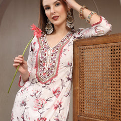 Women Floral Printed Regular Kurta with Trousers
