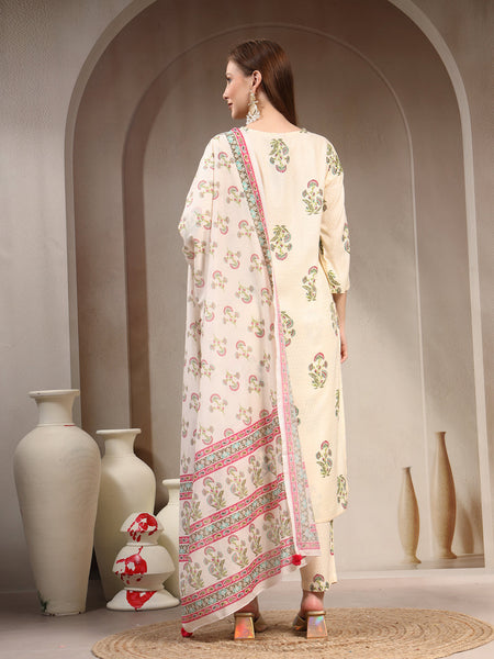 Women Pink Floral Printed Regular Kurta with Trousers & With Dupatta