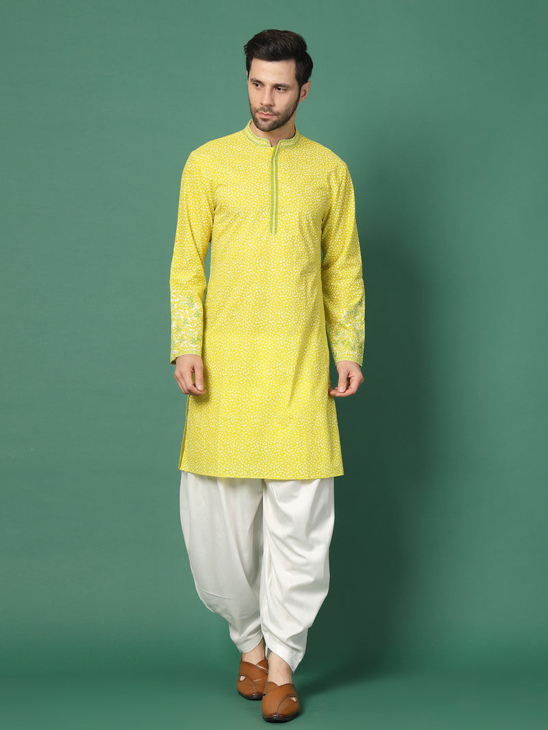 Front view men mandarin collar kurta
