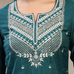 Women Green Embroidered Pure Silk Round Neck Straight Kurta & Trousers With Dupatta