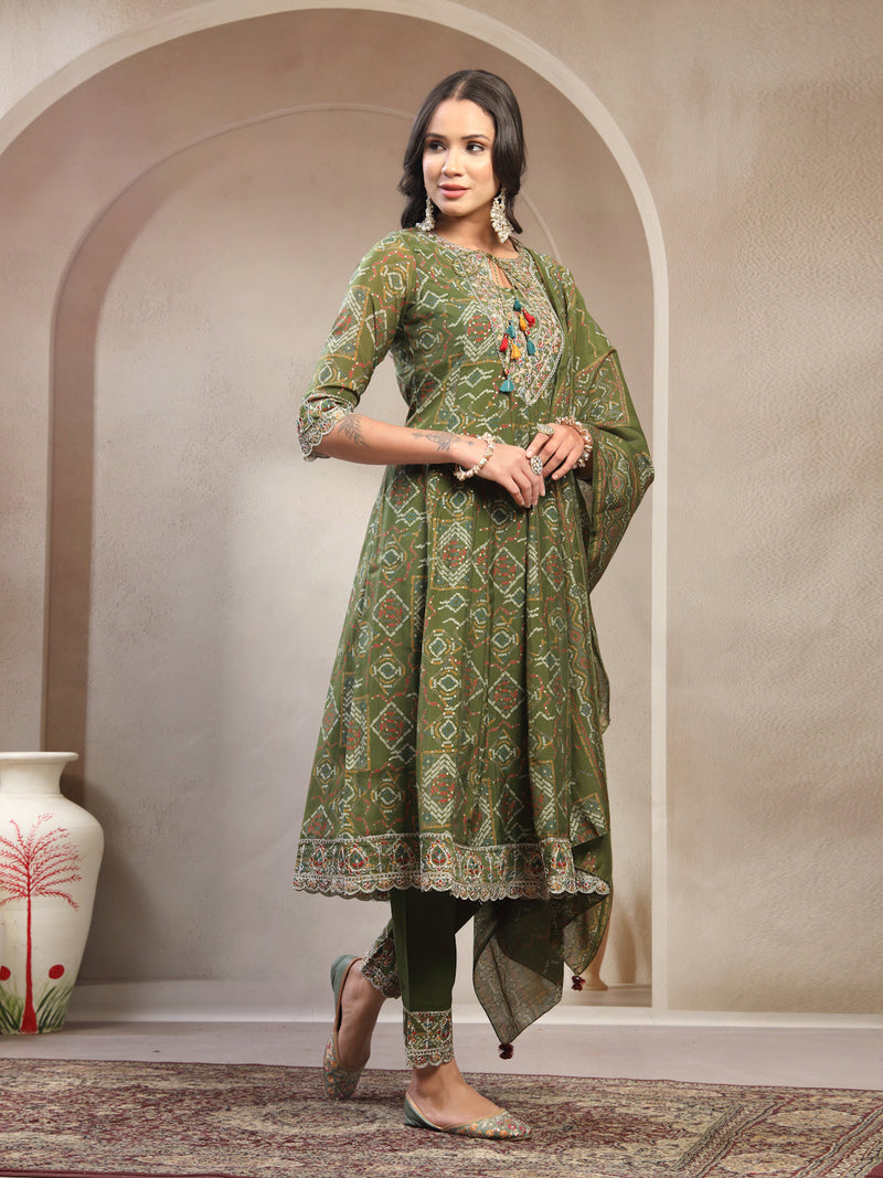 Women Green Bandhan Printed with Embroidered Kurta & Trousers with Dupatta
