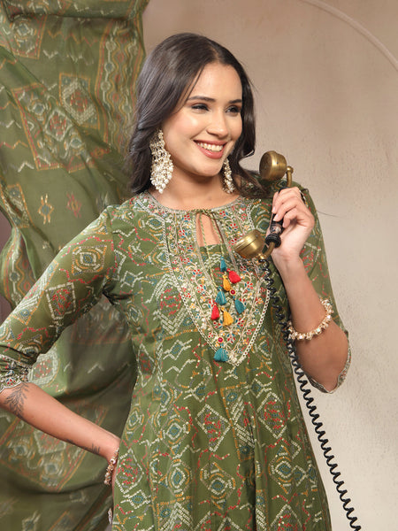Women Green Bandhan Printed with Embroidered Kurta & Trousers with Dupatta