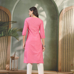 Women Pink Embroidered V-Neck Straight Kurta