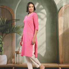 Women Pink Embroidered V-Neck Straight Kurta