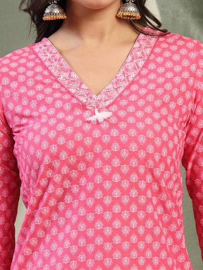 Women Pink Embroidered V-Neck Straight Kurta