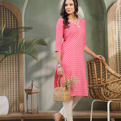 Women Pink Embroidered V-Neck Straight Kurta