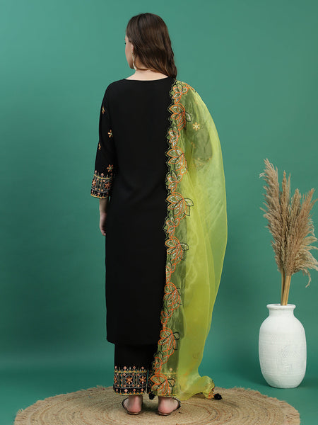 Women Black Embroidered Straight Kurta Set