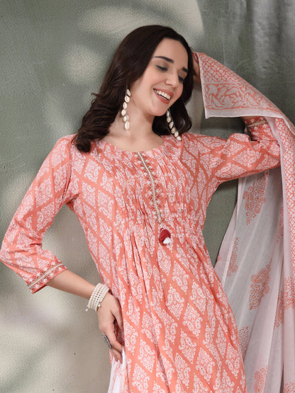 Women Peach Floral Printed Pure Cotton Round Neck Kurta & Trousers With Dupatta