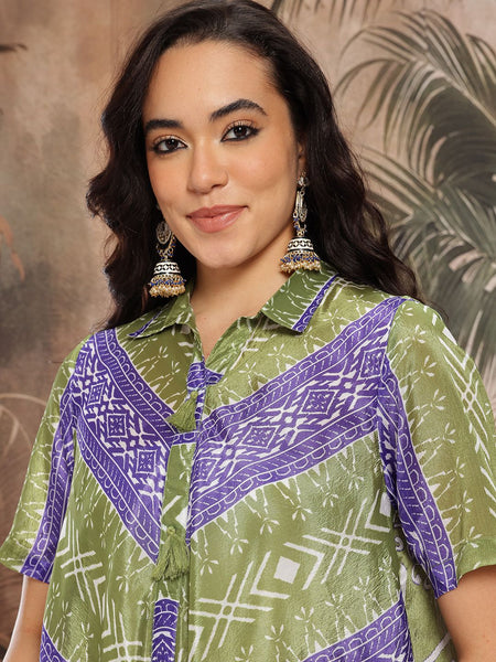 Women Green Printed Chinnon Kurta with Palazzos