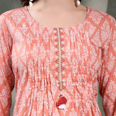 Women Peach Floral Printed Pure Cotton Round Neck Kurta & Trousers With Dupatta