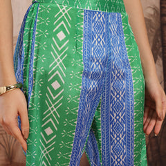 Women Green Geometric Printed Chinnon Kurta with Palazzos