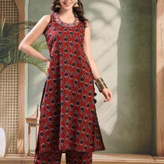 Girl ethnic maroon kurta set front view
