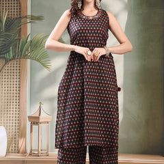 Women ethnic black kurta set front view
