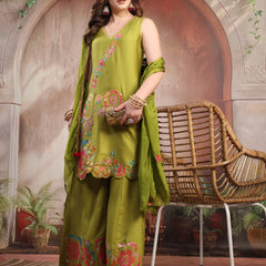 Three-quarter sleeve embroidered kurta side view