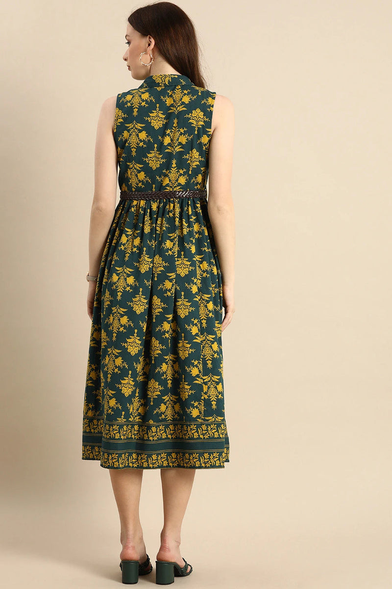 Back view sleeveless casual dress
