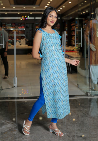 Rams's blue color straight cotton sleevless kurta