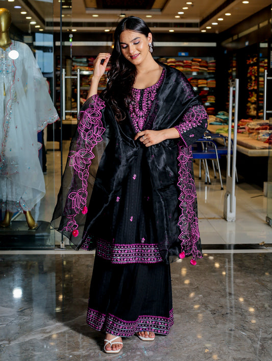 Graceful Black Floral Printed Kurta Set