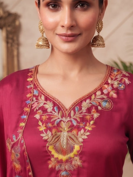Women Floral Embroidered Regular Thread Work Kurta with Sharara & With Dupatta