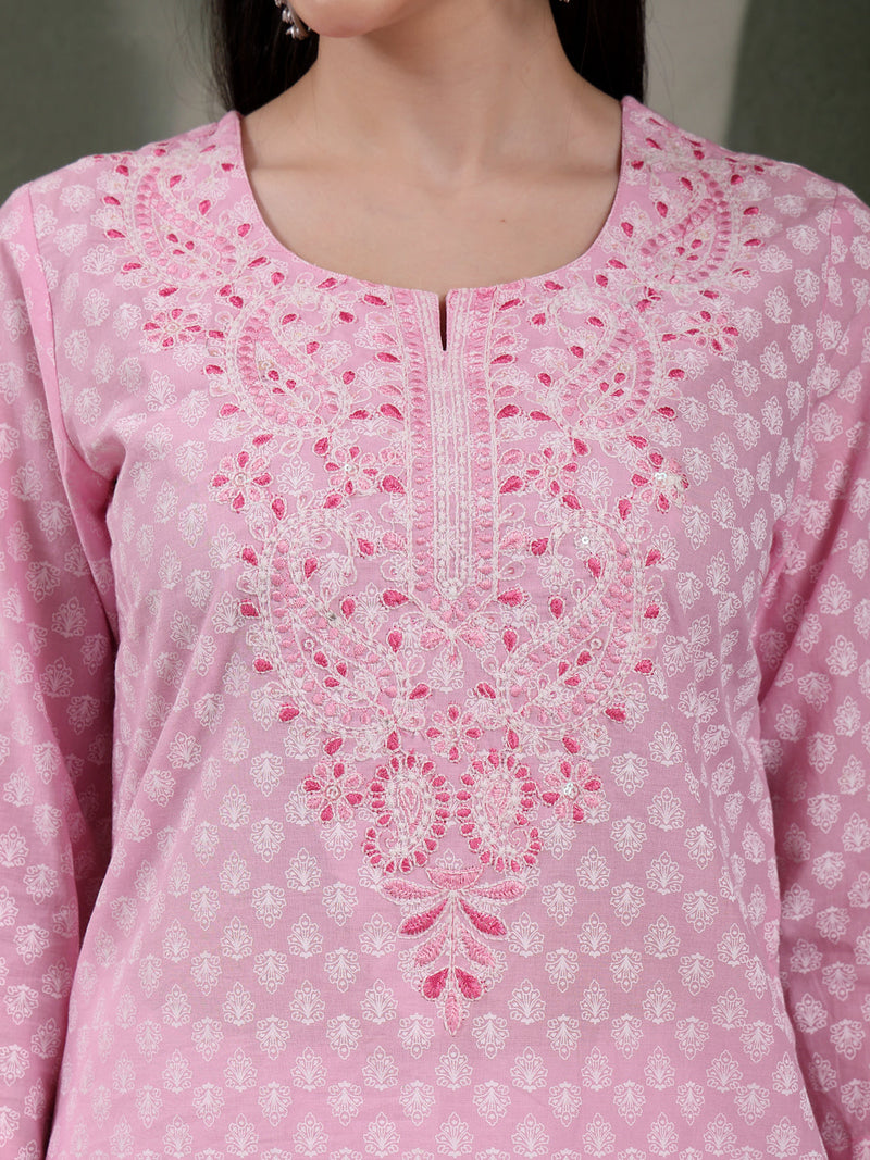 Women Floral Printed Thread Work Notch Neck Pure Cotton Straight Kurta