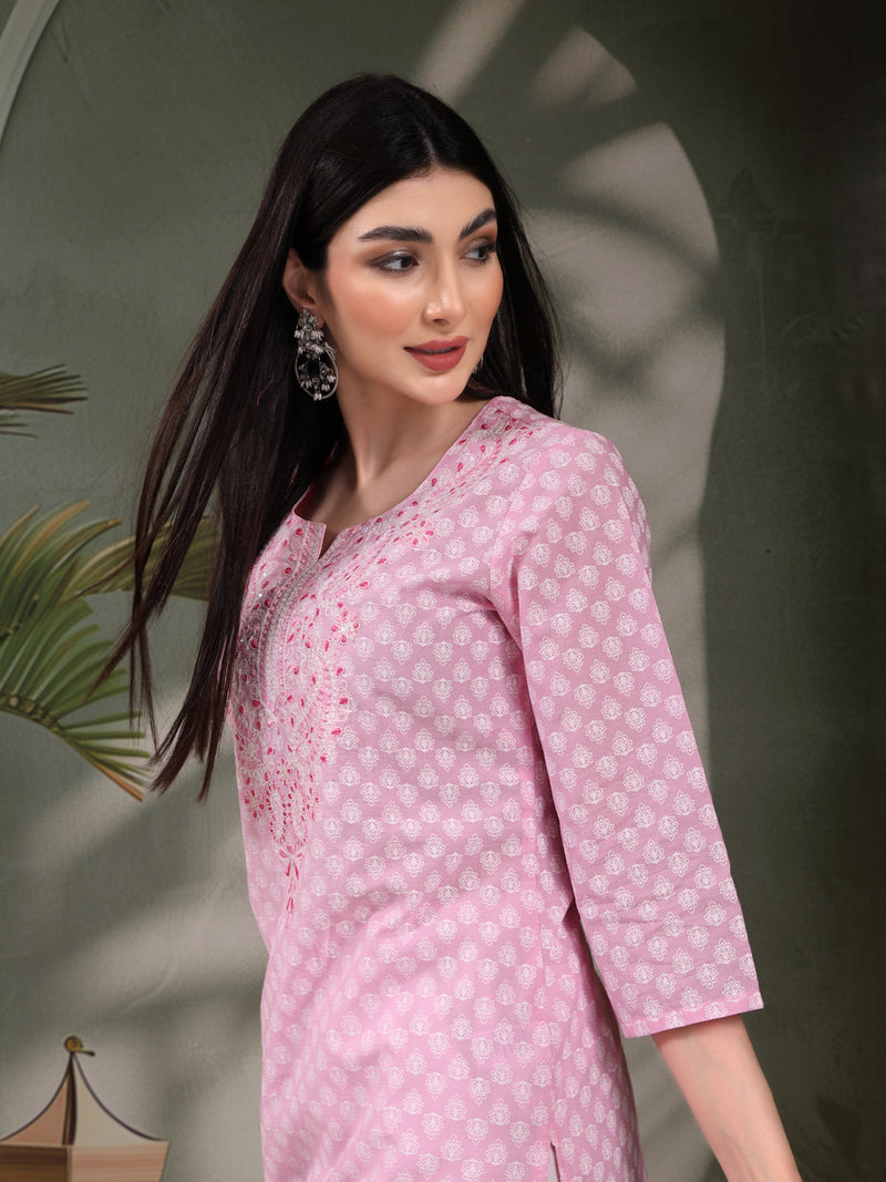 Women Floral Printed Thread Work Notch Neck Pure Cotton Straight Kurta