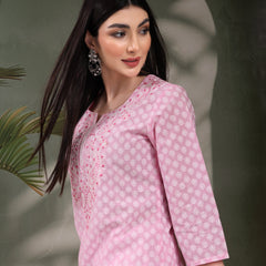 Women Floral Printed Thread Work Notch Neck Pure Cotton Straight Kurta