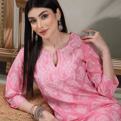 Women Paisly Embroidered Round Neck Straight Cotton Kurta