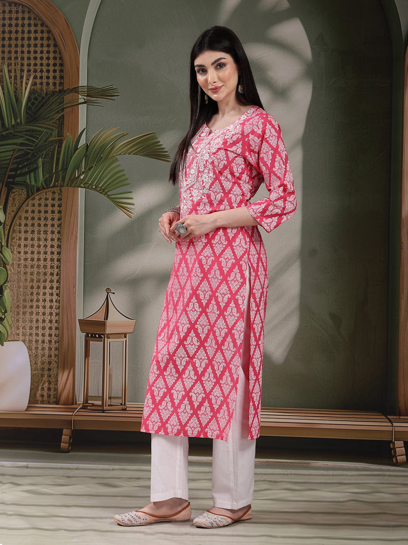Women Floral Printed Round Neck Straight Kurta
