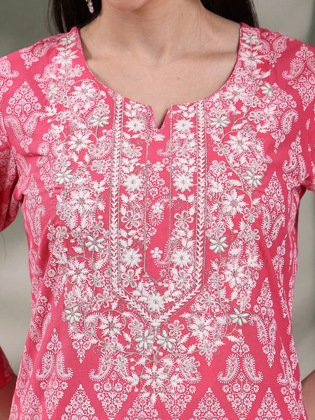 Women Floral Printed Round Neck Straight Kurta